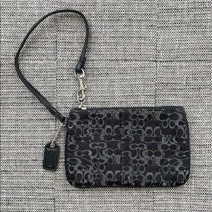 Coach Signature Canvas Wristlet (black/gunmetal)